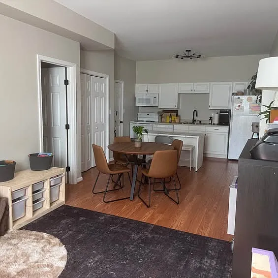 254 W Main St #B — Photo 1