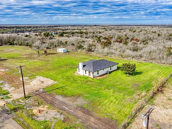 3rd image of 2855 Dale Ln
