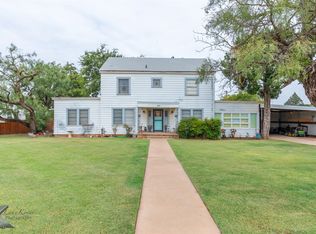 1005 E Wells St, Stamford, TX 79553