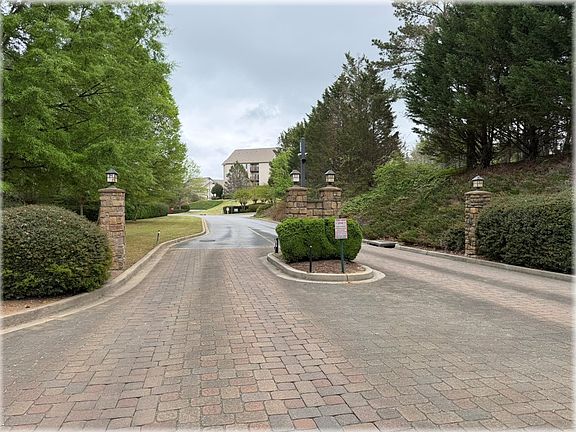 3rd image of 1133 Harts Ridge Dr
