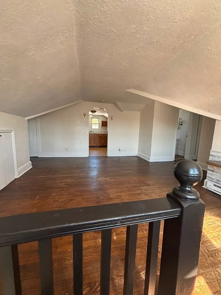6 Elm St — Photo 1