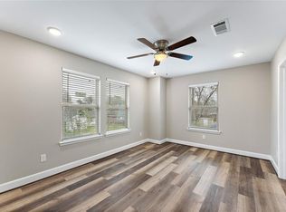 5803 Southmund St #B, Houston, TX 77033
