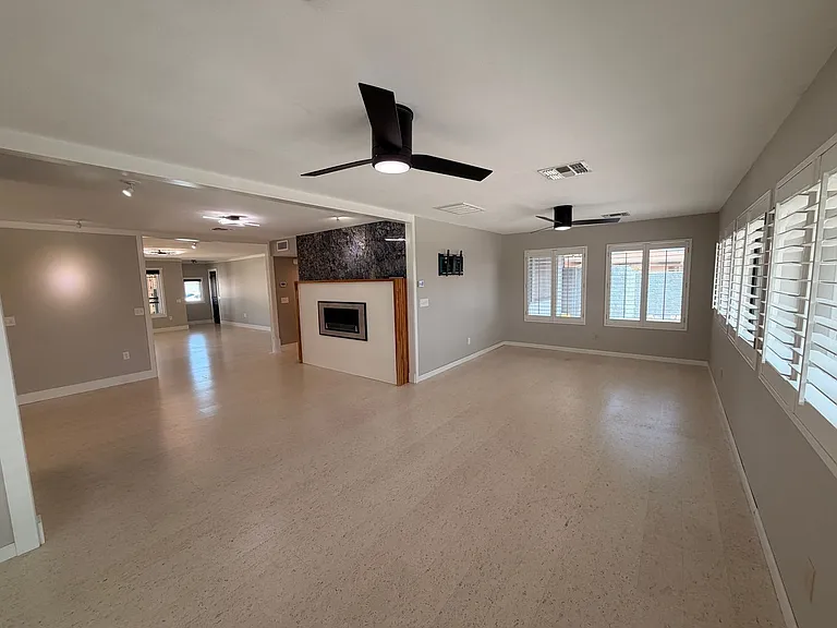 13139 W Seville Dr — Photo 9