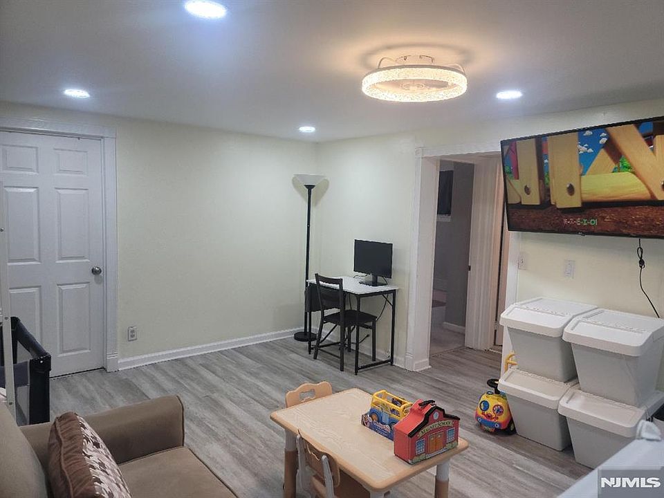 2nd image of 2430 8th St #Db