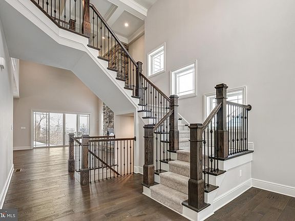 3rd image of 510 Newcomen Rd #M1d