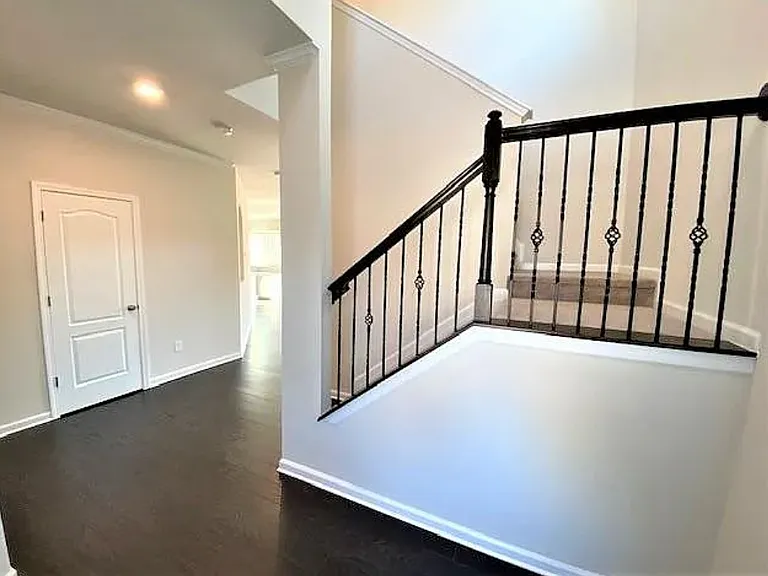1048 Winnett Dr — Photo 11