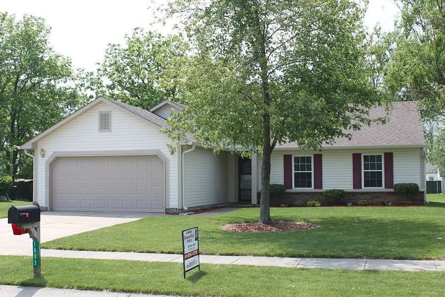 1693 Fountain Lake Dr W photo 1