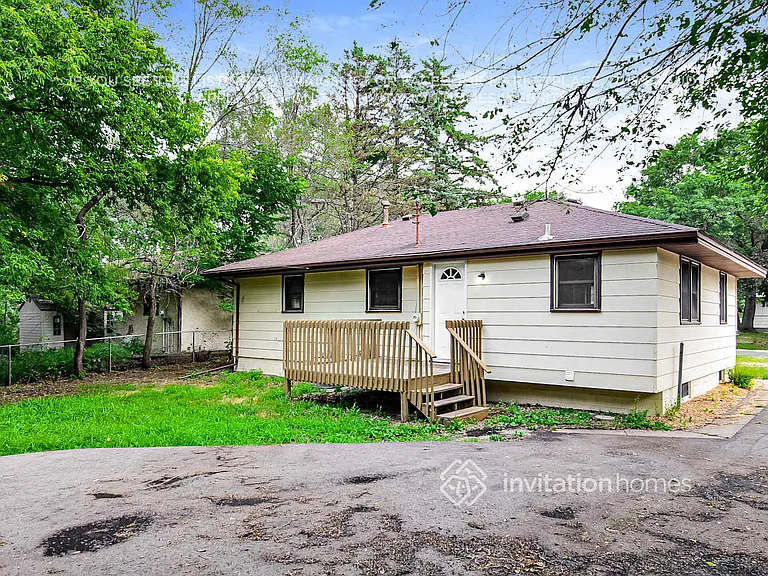 6680 Anoka St NE — Photo 18