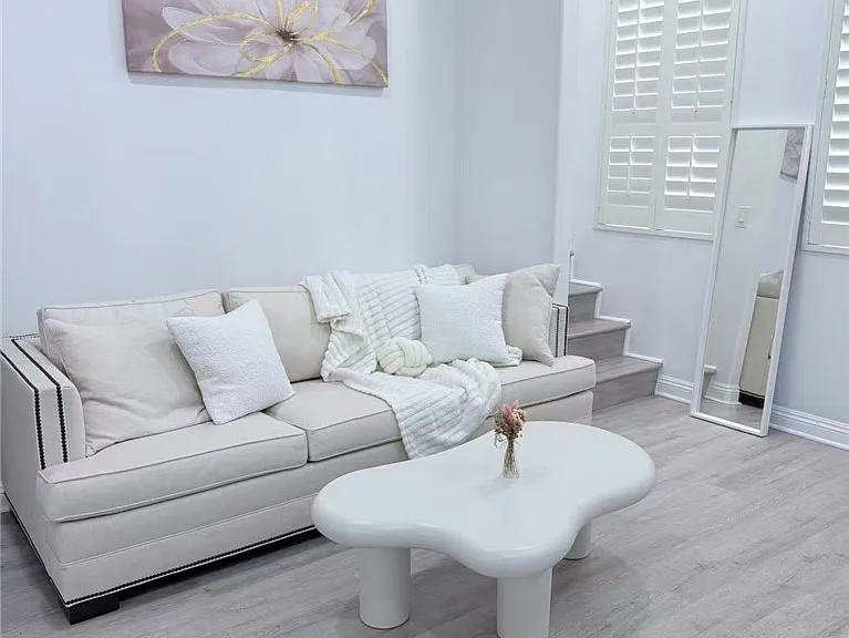 2125 S Bentley Ave #107 — Photo 5