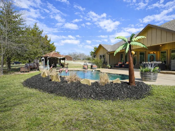 1011 Red Rd, Howe, TX 75459
