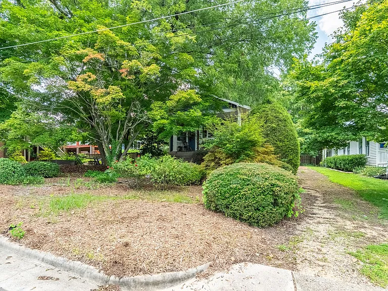 613 Elm St — Photo 3