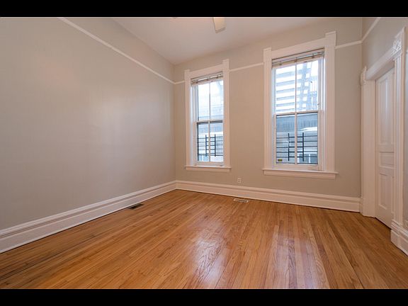 5th image of 2032 N Sheffield Ave