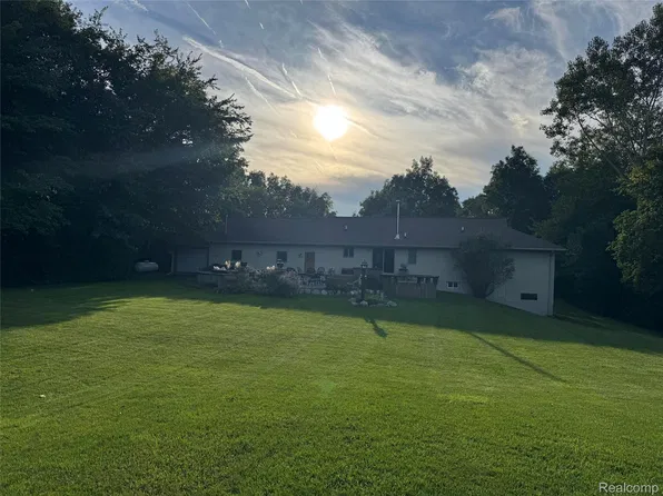 7481 S Chandler Rd, Saint Johns, MI 48879