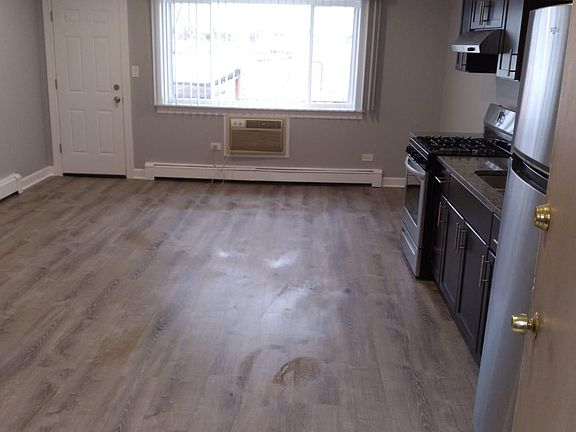 2nd image of 2200 Scoville Ave APT 304