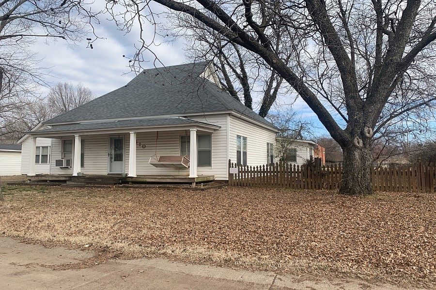 2nd image of 510 E 8th St