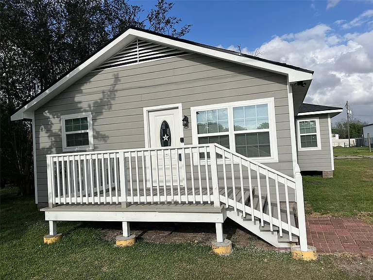 2623 Morning Glory Dr — Photo 2