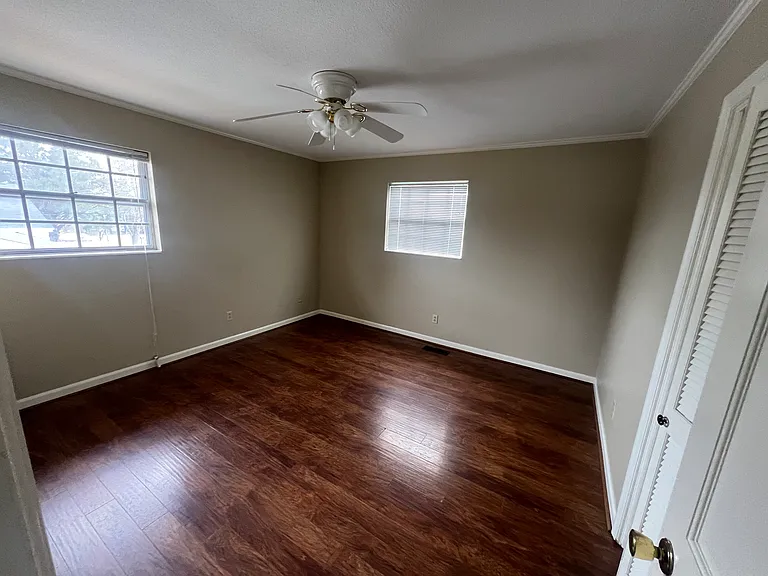 940 Robin Hood Dr NW — Photo 6