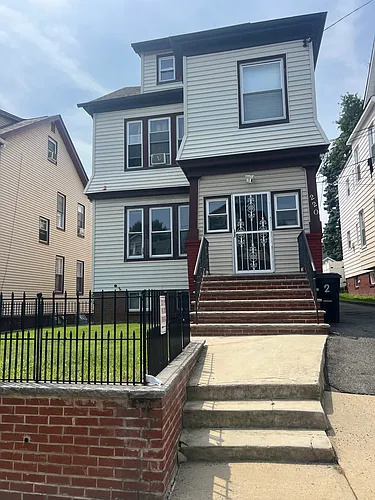 220 Conklin Ave #1 Photo 1