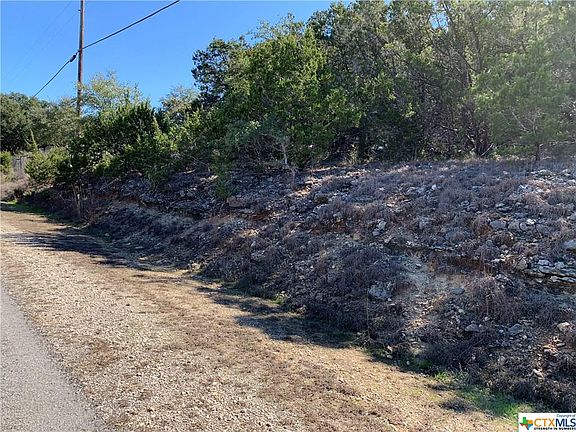 4th image of 1075 Flagstone Dr