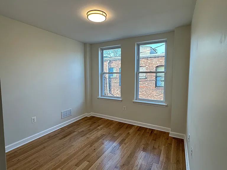 444 E Lorraine Ave — Photo 10