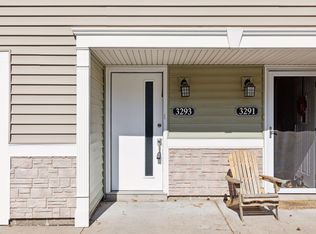 3293 Valley Ridge Dr UNIT 53, Saint Paul, MN 55121