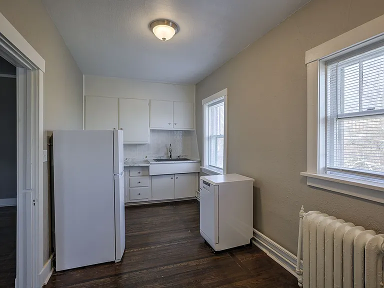 606 S 32nd Ave — Photo 5