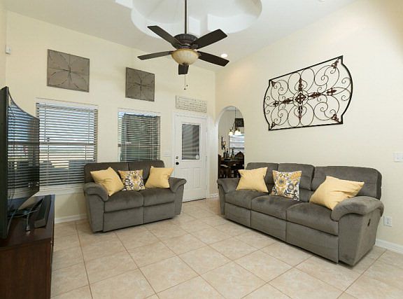 3rd image of 2436 Pacific Palm Dr