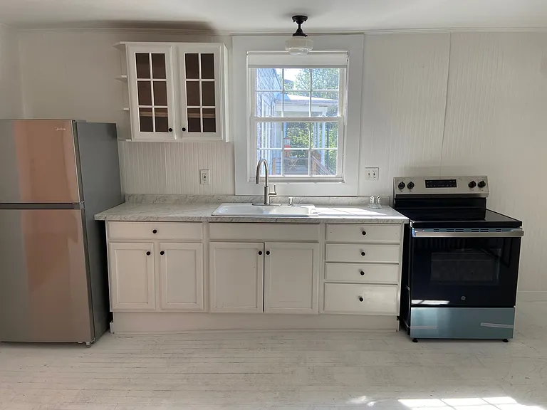 227 Warren St #2 — Photo 7
