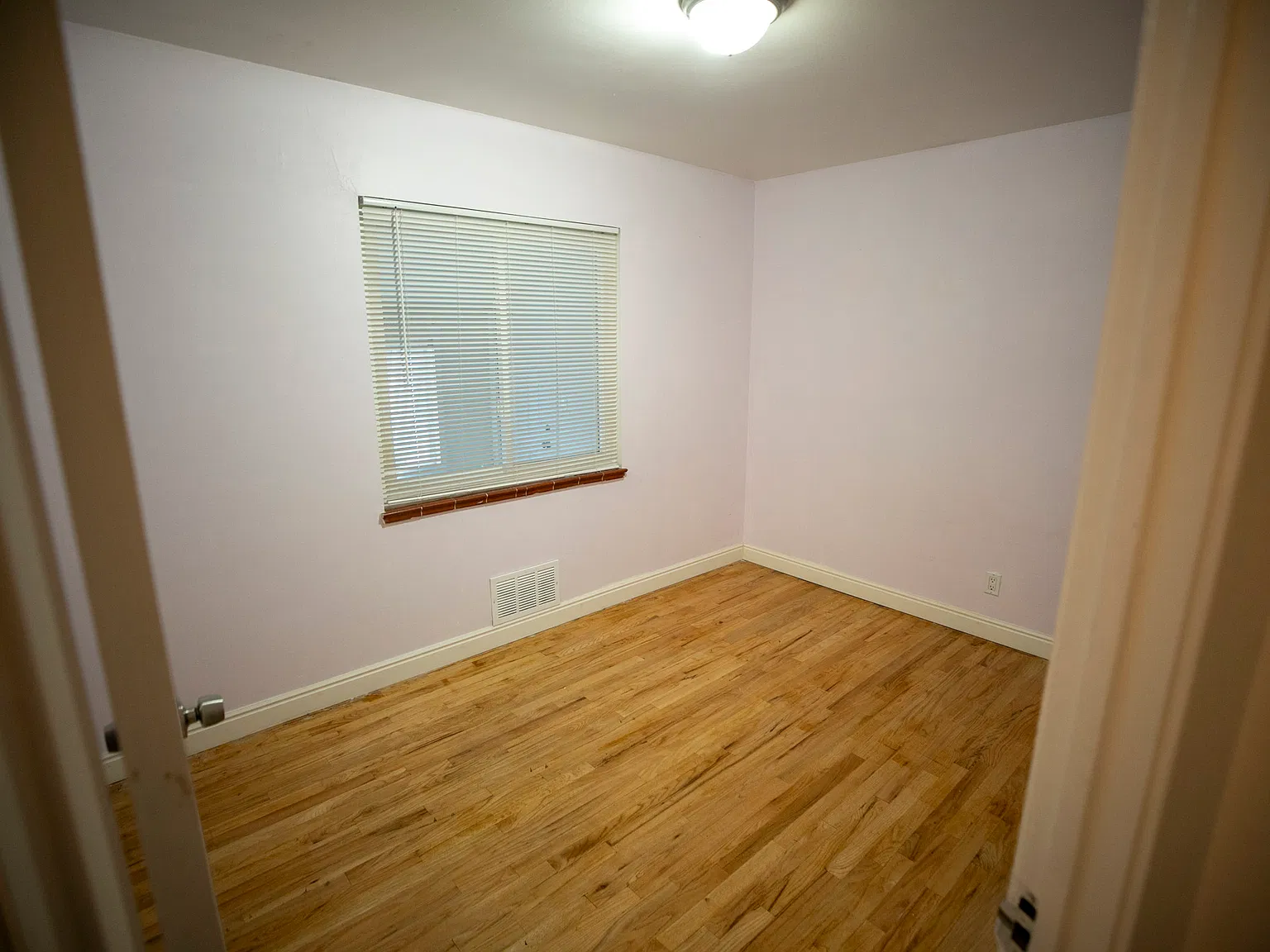 3 bed, 1000 sqft, $2,600 — Photo 3