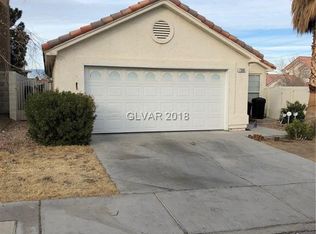 7300 Silver Ridge Dr, Las Vegas, NV 89128
