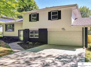 11062 V St, Omaha, NE 68137