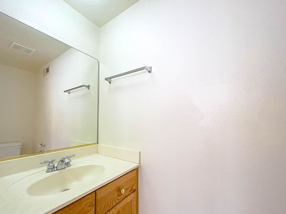 5th image of 553 E Angeleno Ave