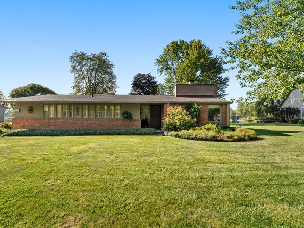 9012 W Tulip Dr, Columbus, IN 47201