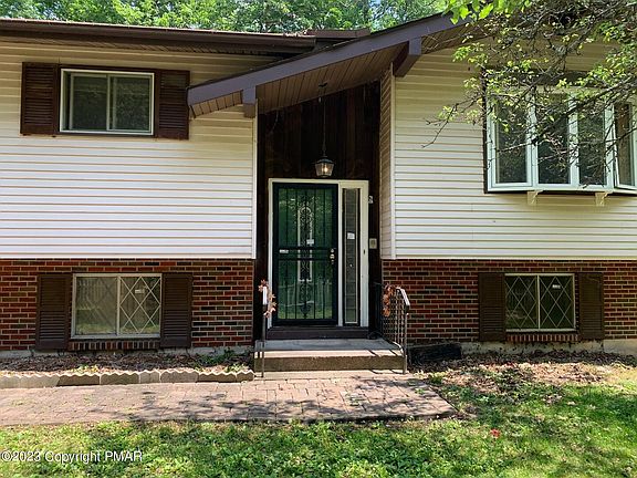 2nd image of 1574 Station Dr