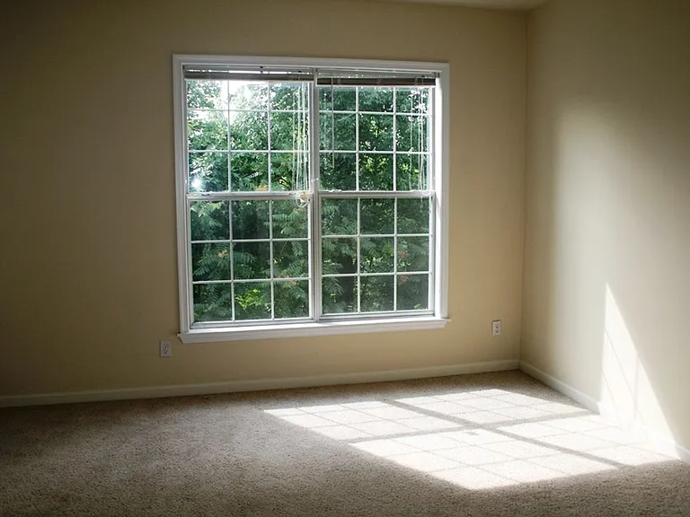 300 Riverbend Dr #2B — Photo 3