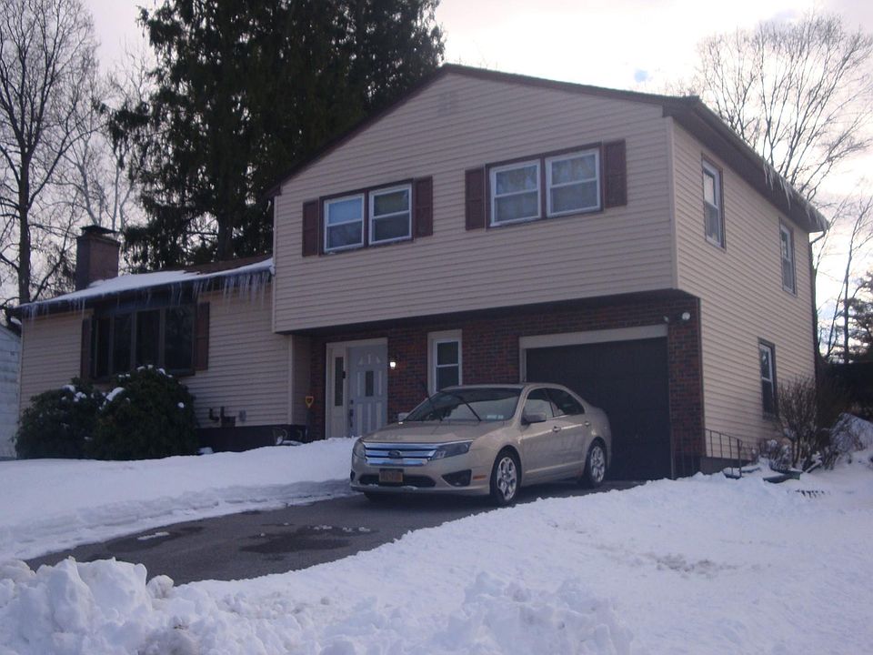 2nd image of 76 Helen Drive