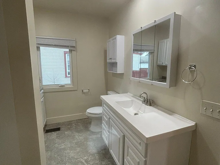 44 Geer St #1 — Photo 12