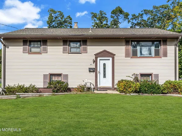 47 Darien Road, Howell, NJ 07731