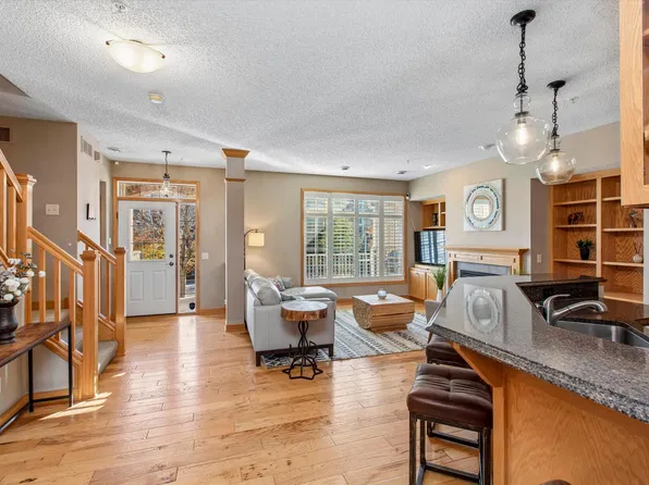 6715 Flycatcher Ln #1120, Saint Paul, MN 55124