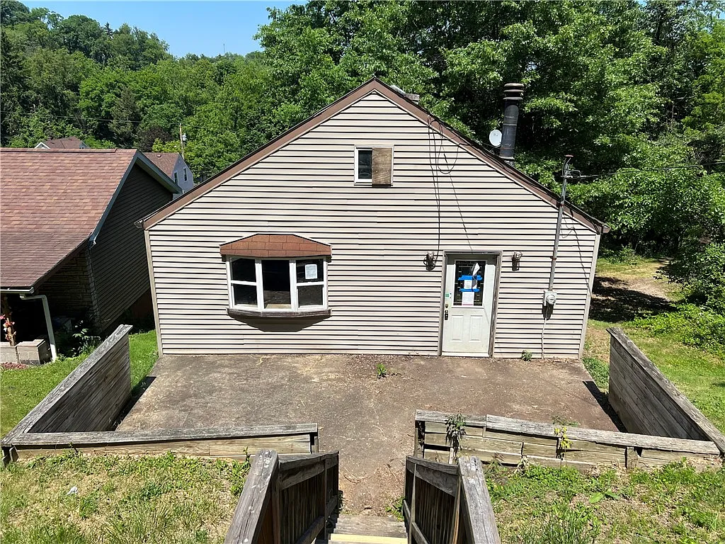 1415 Denver St photo 1