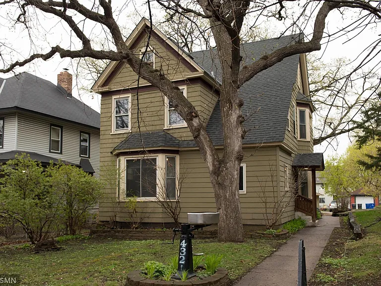 432 Dewey St — Photo 1