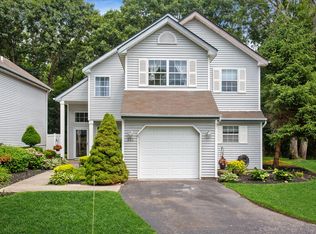 232 Dorado Ct N, Middle Island, NY 11953
