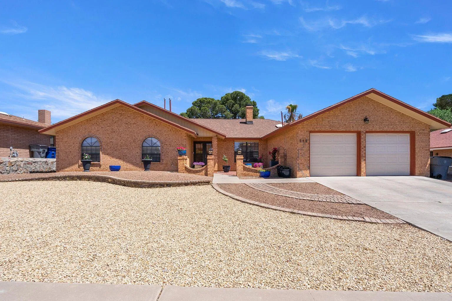 5 bed, 3.0 bath, 2474 sqft, $2,700 — Photo 1