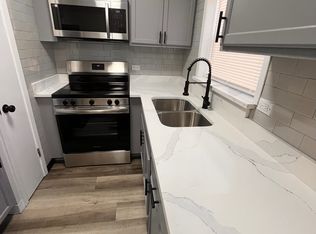 430 Callan Ave #1W, Evanston, IL