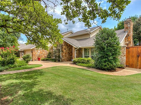 3rd image of 3812 Coachlight Dr