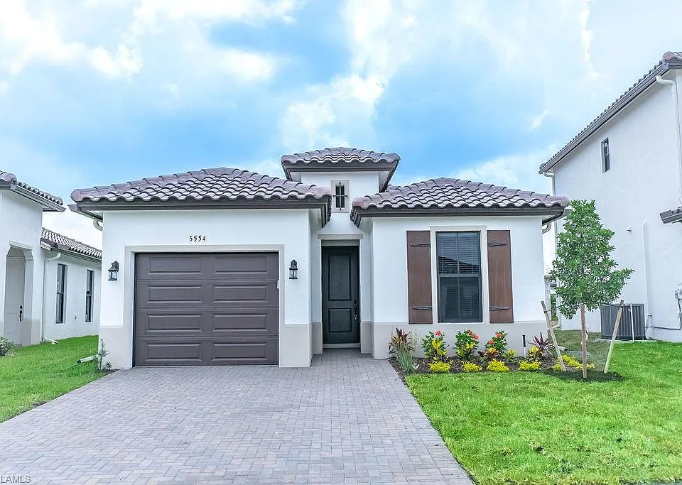 5554 Cassidy Ln