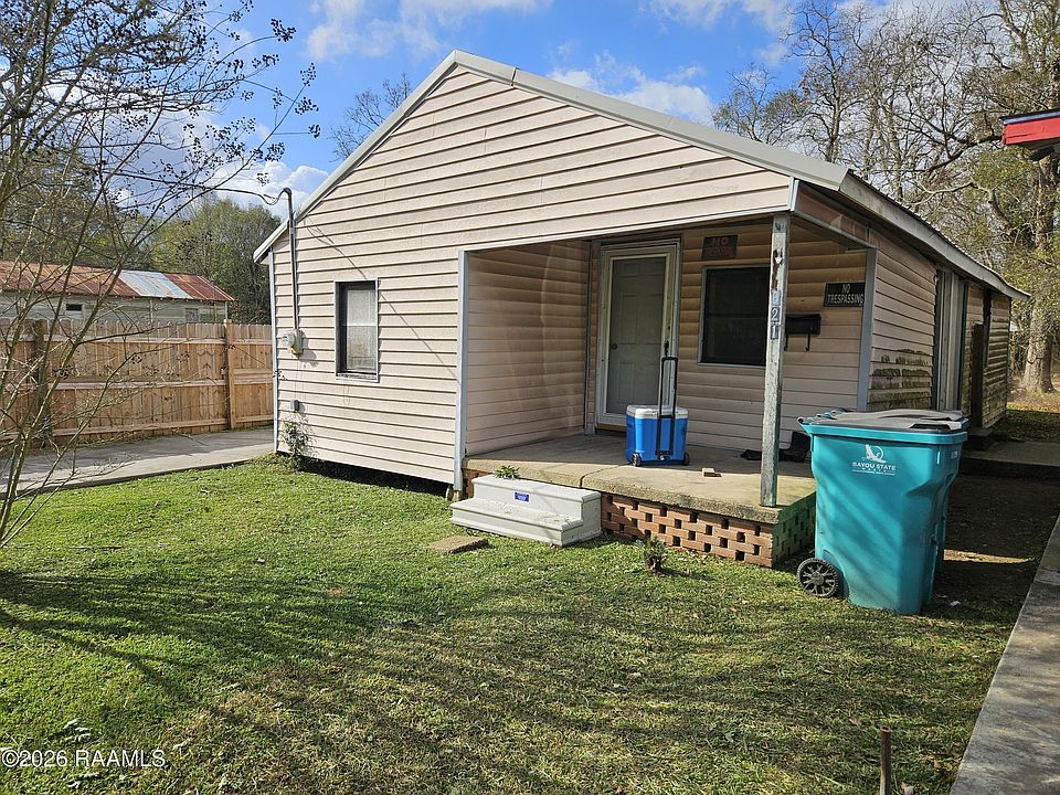 1st image of 621 Halsey St