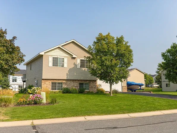 171 8th St S, Winsted, MN 55395