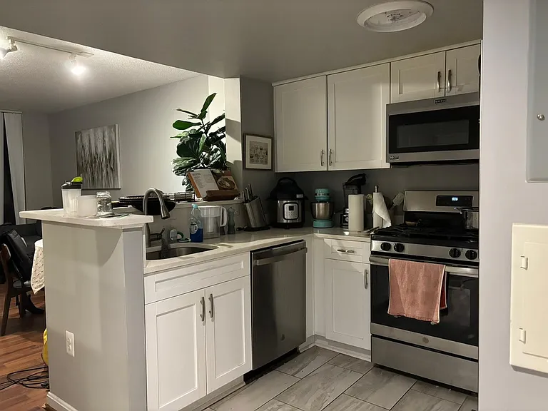 11710 Old Georgetown Rd #411 — Photo 4
