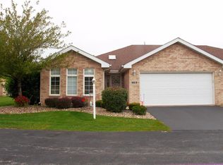 935D Easy St, Crown Point, IN 46307